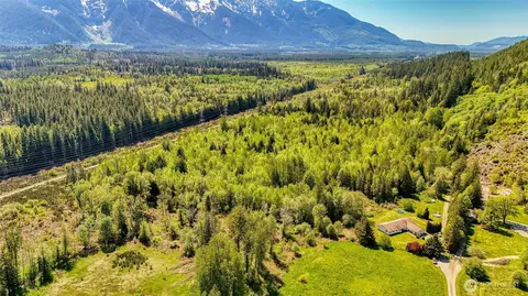 462 Nn Giles Dr, Darrington, WA 98241