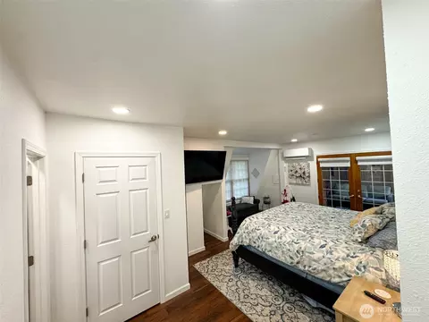 Bedroom - 8402 209th St E, Spanaway, WA 98387 photo 5 of 7