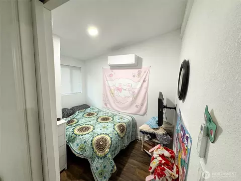Bedroom - 8402 209th St E, Spanaway, WA 98387 photo 4 of 7