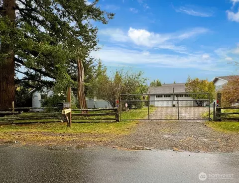 29817 SE 384th St, Enumclaw, WA 98022
