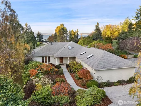 39221 Prospect St NE, Hansville, WA 98340