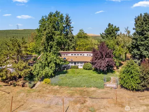 2018 Steele Rd, The Dalles, OR 97058