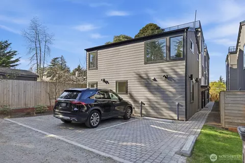 1257 NE 100th St, Seattle, WA 98125