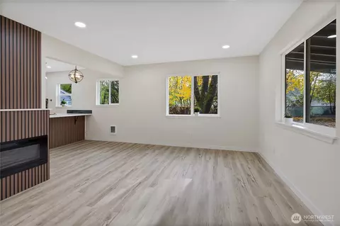 Living - 99 Sumner Ave, Sumner, WA 98390 photo 2 of 5