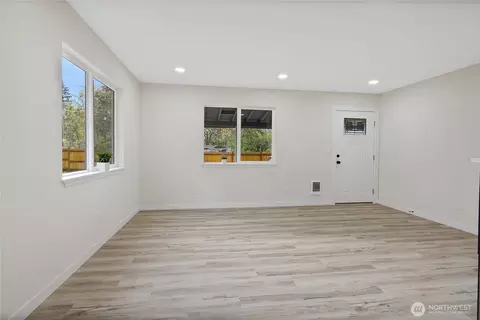 Living - 99 Sumner Ave, Sumner, WA 98390 photo 5 of 5