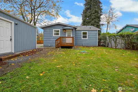 Exterior - 99 Sumner Ave, Sumner, WA 98390 photo 2 of 7