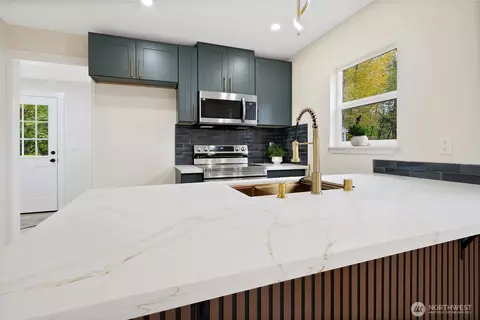 Kitchen - 99 Sumner Ave, Sumner, WA 98390 photo 1 of 5