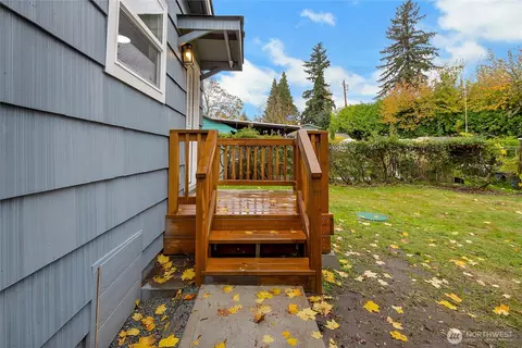 Exterior - 99 Sumner Ave, Sumner, WA 98390 photo 4 of 7