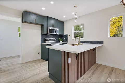 Kitchen - 99 Sumner Ave, Sumner, WA 98390 photo 5 of 5
