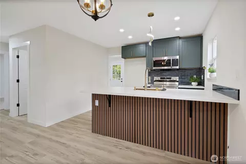 Kitchen - 99 Sumner Ave, Sumner, WA 98390 photo 2 of 5