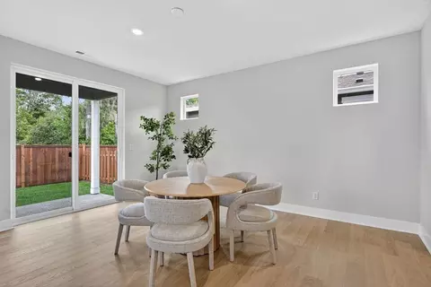 Dining - 657 Barquist Ln N, Enumclaw, WA 98022 photo 2 of 2