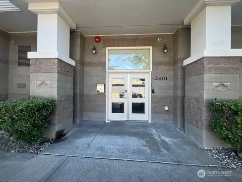 2401 SW Brandon St #202, Seattle, WA 98106