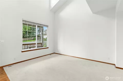 Living - 9 166th Pl SE, Bothell, WA 98012 photo 2 of 4