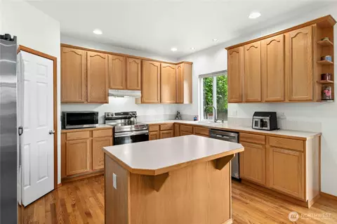 Kitchen - 9 166th Pl SE, Bothell, WA 98012 photo 1 of 2