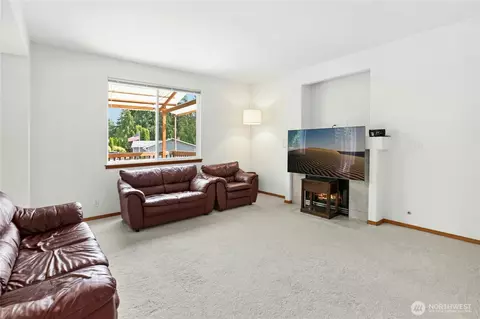 Living - 9 166th Pl SE, Bothell, WA 98012 photo 4 of 4