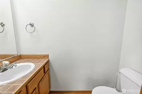 Bath - 9 166th Pl SE, Bothell, WA 98012 photo 1 of 4