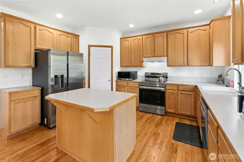 Kitchen - 9 166th Pl SE, Bothell, WA 98012 photo 2 of 2