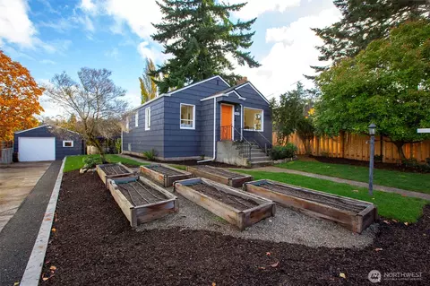 9016 Corliss Ave N, Seattle, WA 98103