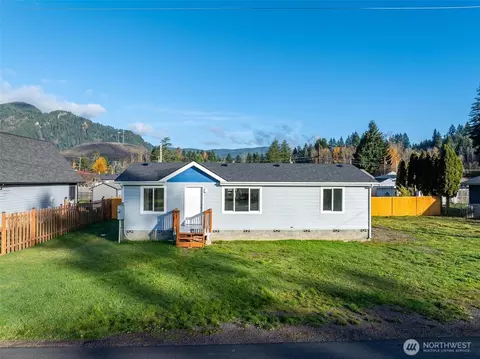137 Collar Ave, Morton, WA 98356