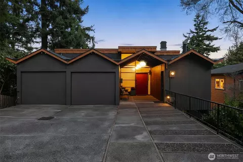 6620 57th Ave NE, Seattle, WA 98115
