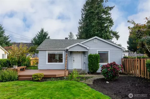 2723 Locust Ave W, University Place, WA 98466