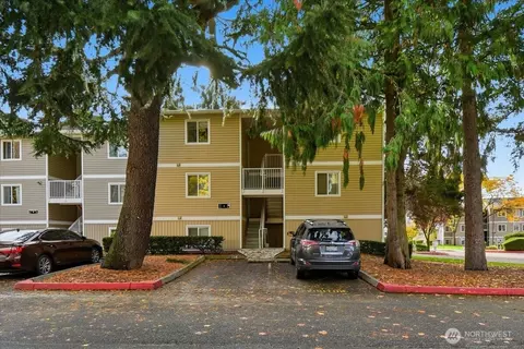 12515 NE 132nd Ct #A101, Kirkland, WA 98034