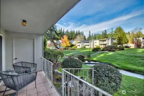 13045 15th Ave NE #F7, Seattle, WA 98125