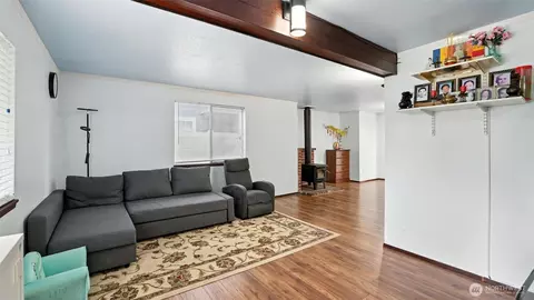 Living - 9130 11th Pl W, Everett, WA 98204 photo 2 of 4