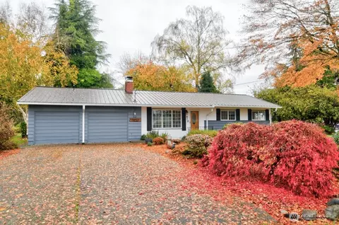 610 N 11th St, Elma, WA 98541