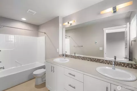 Bath - 1325 Seattle Hill Rd #A2, Bothell, WA 98012 photo 1 of 5