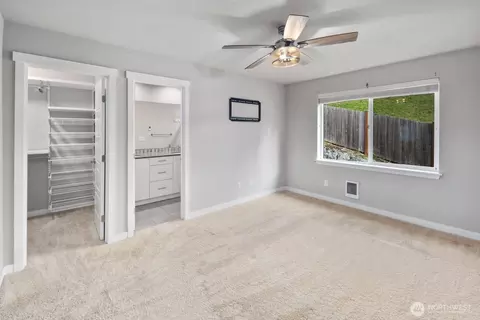 Bedroom - 1325 Seattle Hill Rd #A2, Bothell, WA 98012 photo 3 of 4