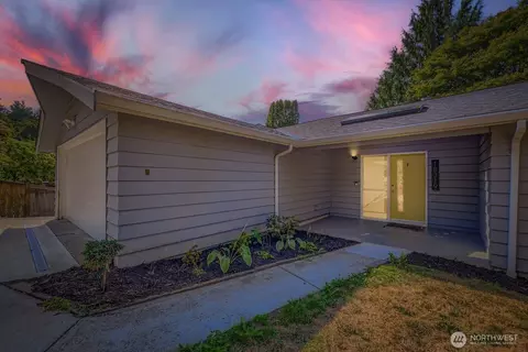 18319 83rd Pl NE, Kenmore, WA 98028