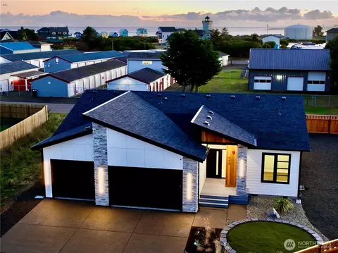 998 Alida Ct SE, Ocean Shores, WA 98569