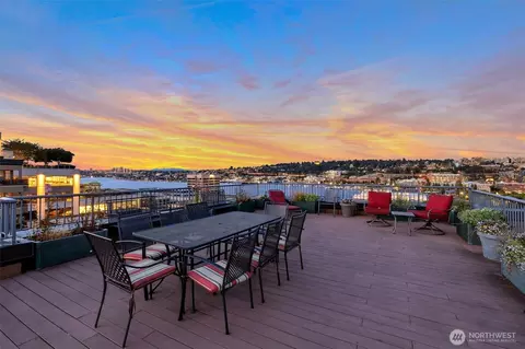 900 Aurora Ave N #204, Seattle, WA 98109