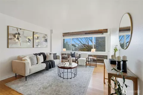 705 E Republican St # 403, Seattle, WA 98102