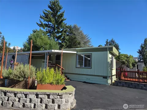 5220 176th St SW #8, Lynnwood, WA 98037
