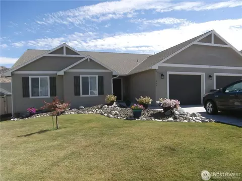 466 Spring View Pl, Chelan, WA 98816