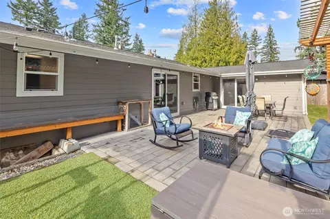 Exterior - 10433 23rd Dr SE, Everett, WA 98208 photo 5 of 11