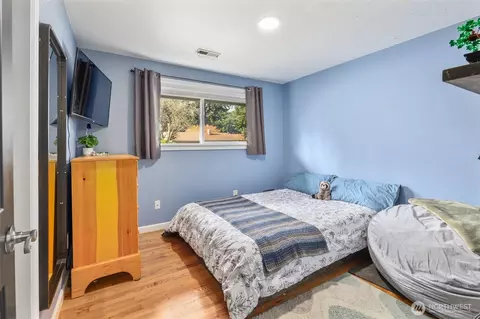 Bedroom - 10433 23rd Dr SE, Everett, WA 98208 photo 4 of 4