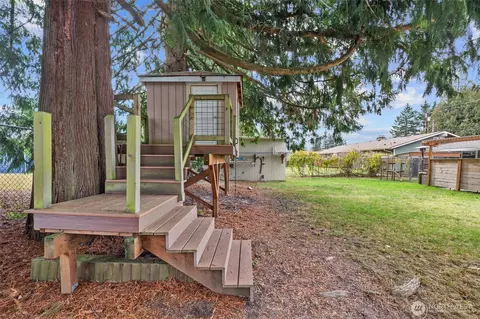Exterior - 10433 23rd Dr SE, Everett, WA 98208 photo 8 of 11