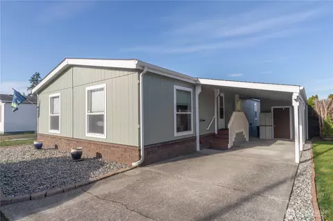 620 NE Saturn Ln, Bremerton, WA 98311