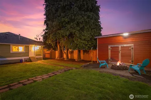 Exterior - 2410 Pine St, Everett, WA 98201 photo 7 of 12
