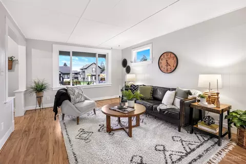 Living - 2410 Pine St, Everett, WA 98201 photo 2 of 2