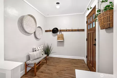 Entry Way - 2410 Pine St, Everett, WA 98201 photo 1 of 1