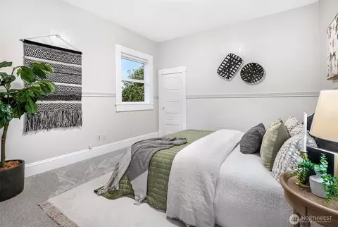 Bedroom - 2410 Pine St, Everett, WA 98201 photo 2 of 2