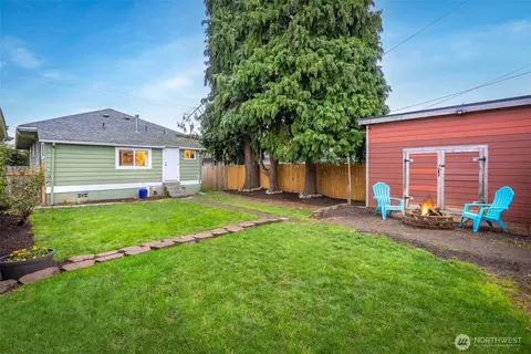 Exterior - 2410 Pine St, Everett, WA 98201 photo 4 of 12