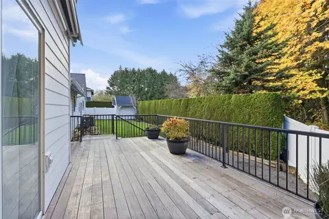 Exterior - 1533 SW 7th Cir, Camas, WA 98607 photo 4 of 6