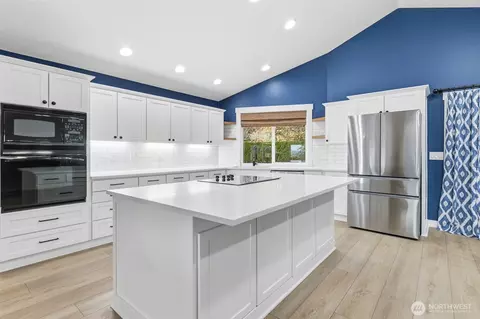 Kitchen - 1533 SW 7th Cir, Camas, WA 98607 photo 1 of 3
