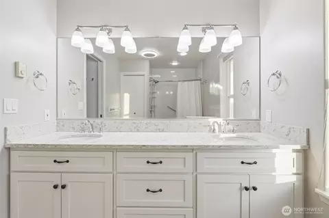 Bath - 1533 SW 7th Cir, Camas, WA 98607 photo 2 of 4