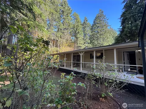 180 NE Barbara Blvd, Belfair, WA 98528